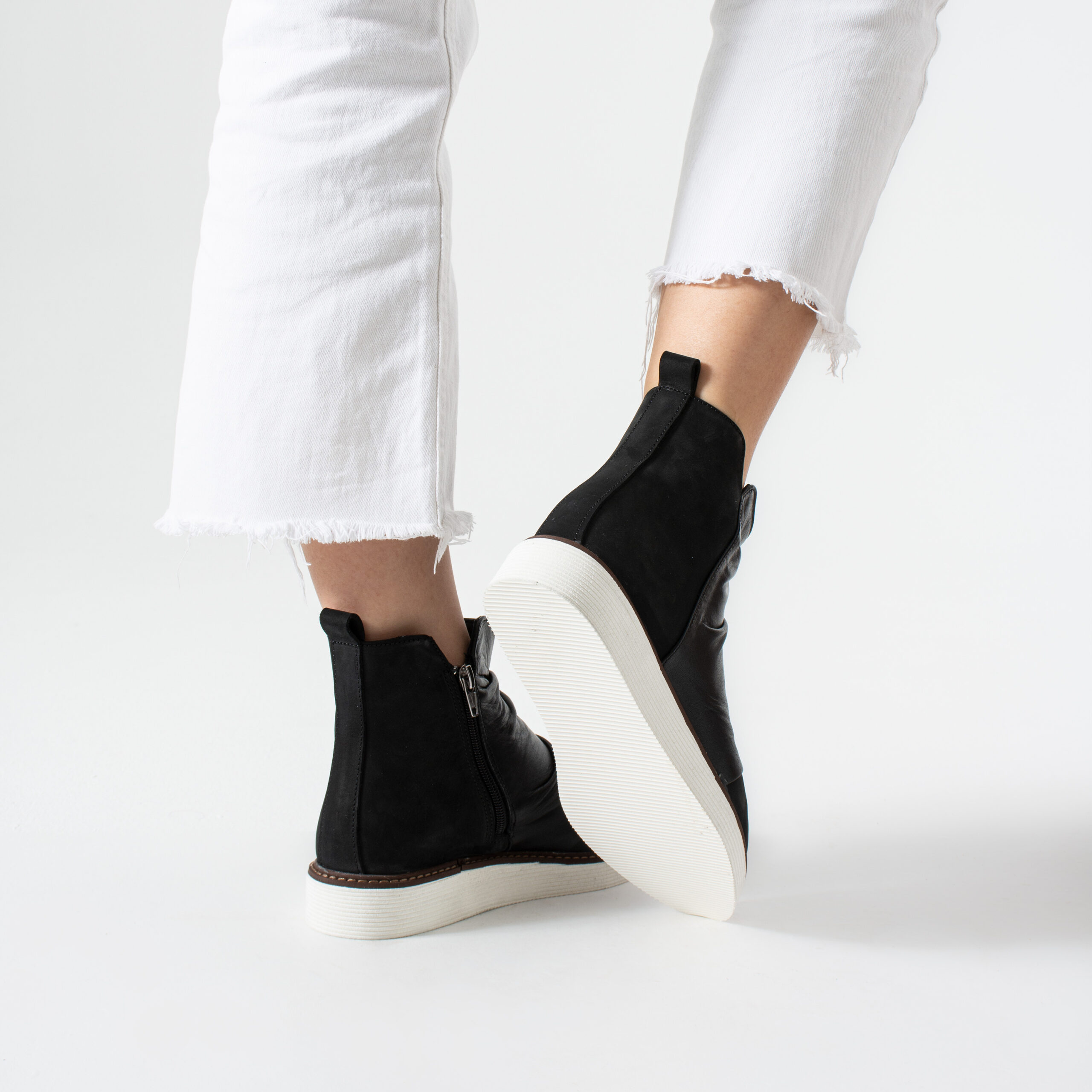 Botine negre din piele naturală și piele întoarsă Havana Botine negre din piele naturală și piele întoarsă Havana