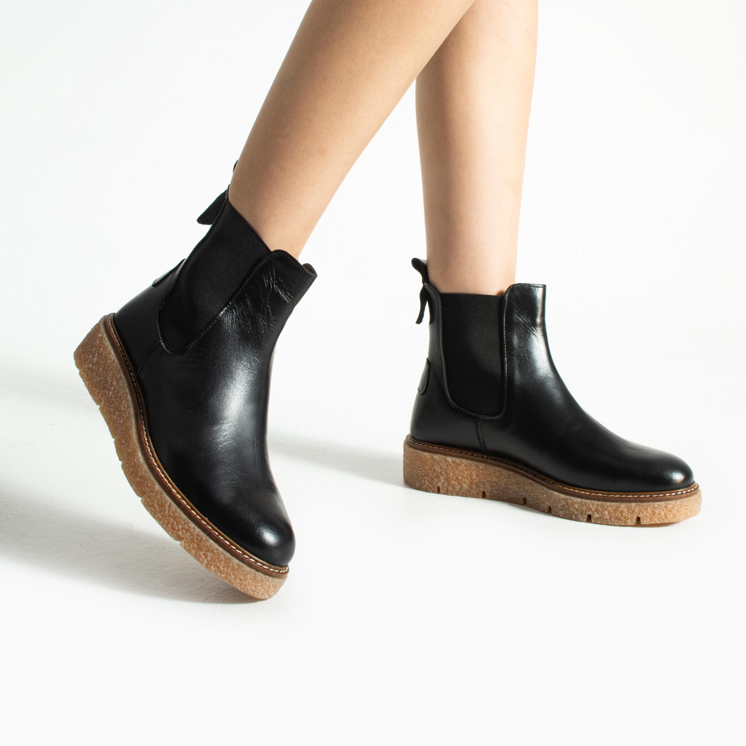 Botine Chelsea negre din piele naturală cu talpă din cauciuc Tabia Botine Chelsea negre din piele naturală cu talpă din cauciuc Tabia