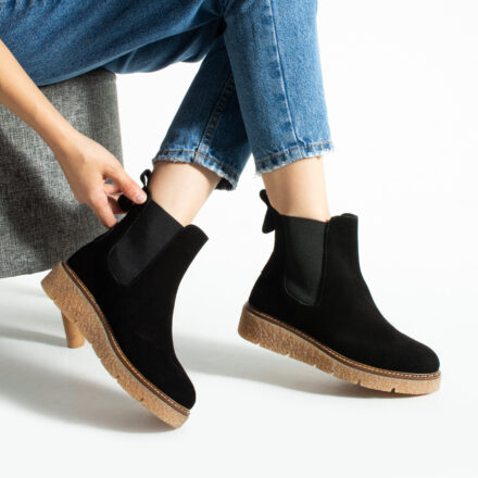 Botine Chelsea negre Tabia din piele întoarsă naturală, cu talpă din cauciuc