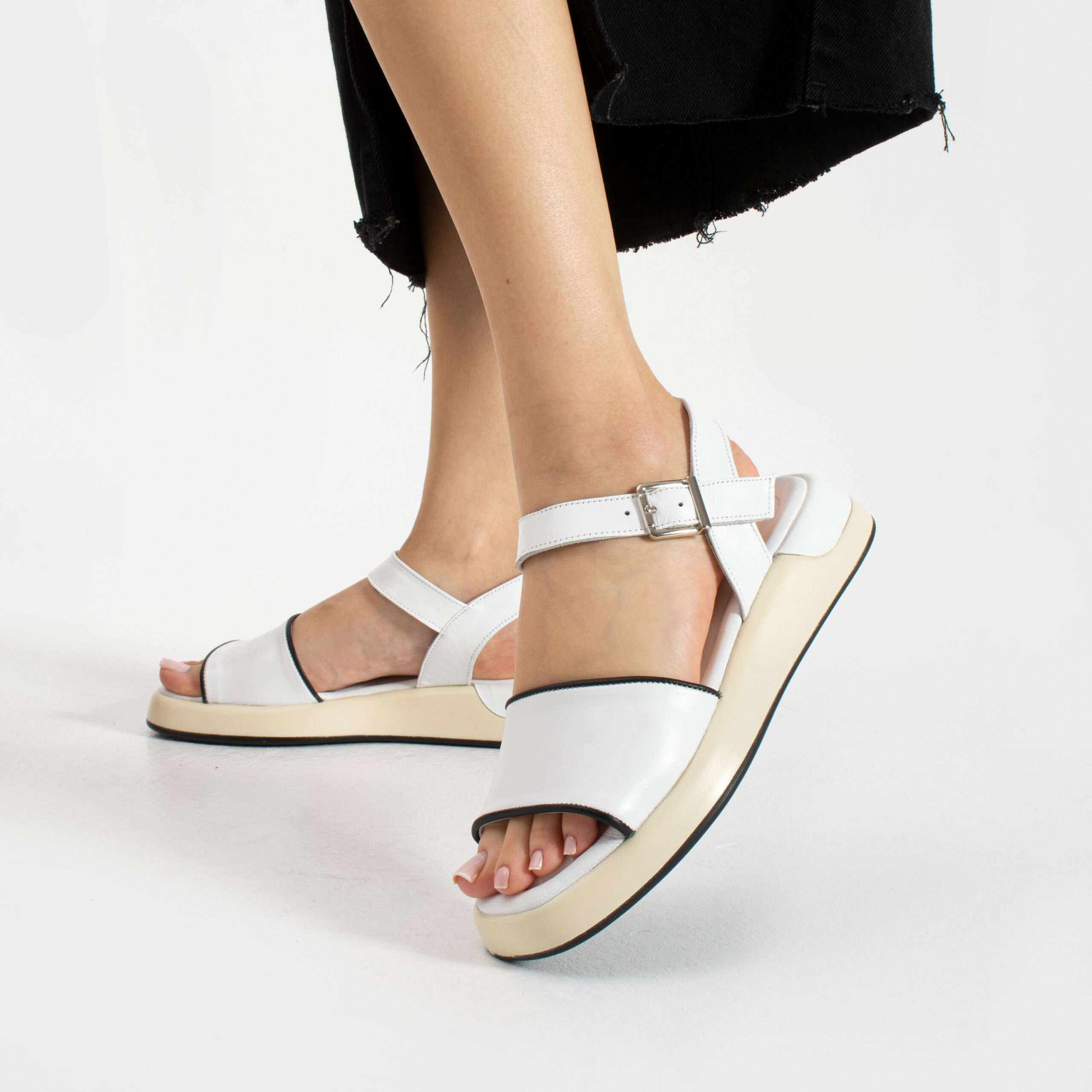 Sandale casual albe de damă din piele naturală Fia Sandale casual albe de damă din piele naturală Fia