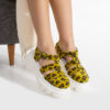 Sandale galbene leopard cu vârf închis din piele întoarsă naturală Noa