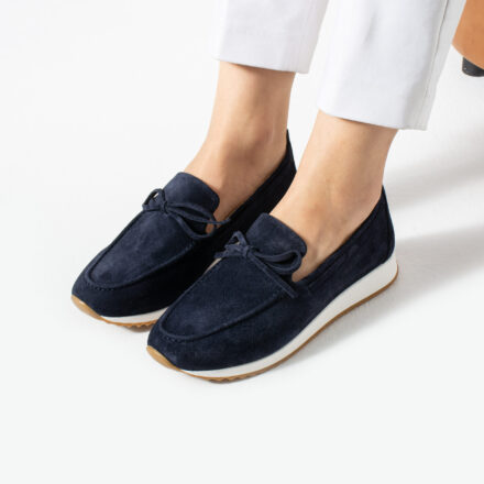 Mocasini casual de damă bleumarin din piele întoarsă naturală Aisha Mocasini casual de damă bleumarin din piele întoarsă naturală Aisha