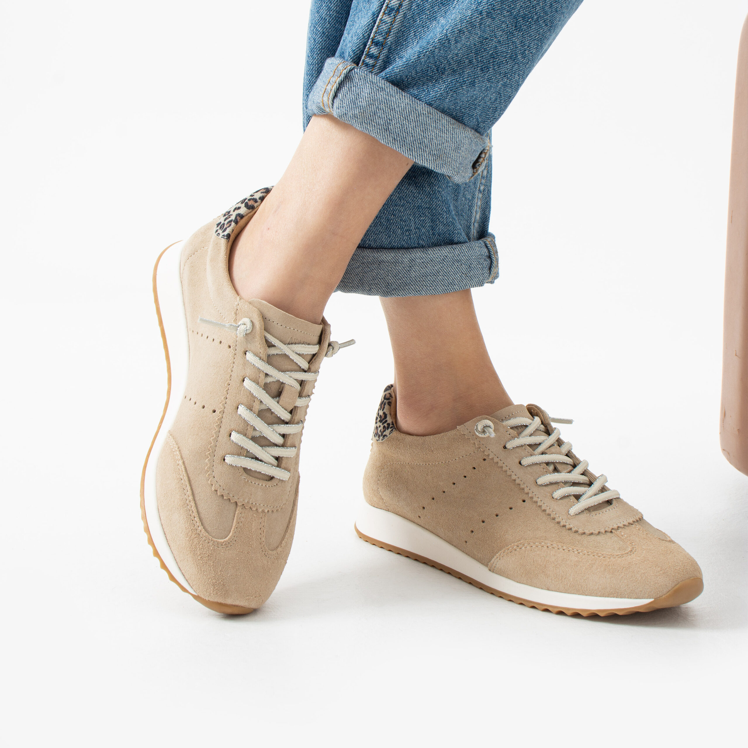 Pantofi sport damă bej din piele întoarsă naturală Halima Pantofi sport damă bej din piele întoarsă naturală Halima