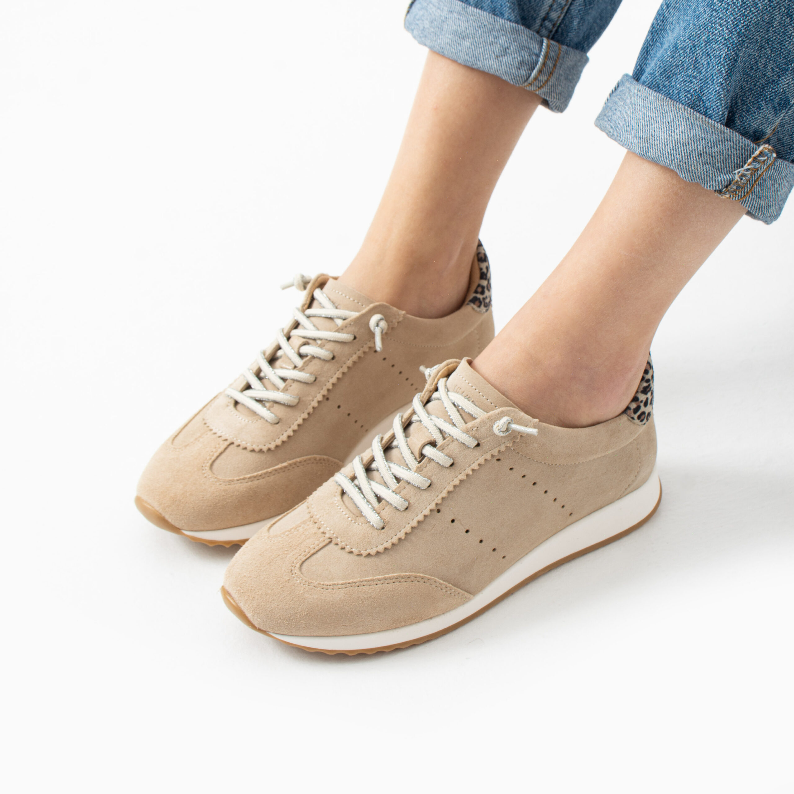 Pantofi sport damă bej din piele întoarsă naturală Halima Pantofi sport damă bej din piele întoarsă naturală Halima