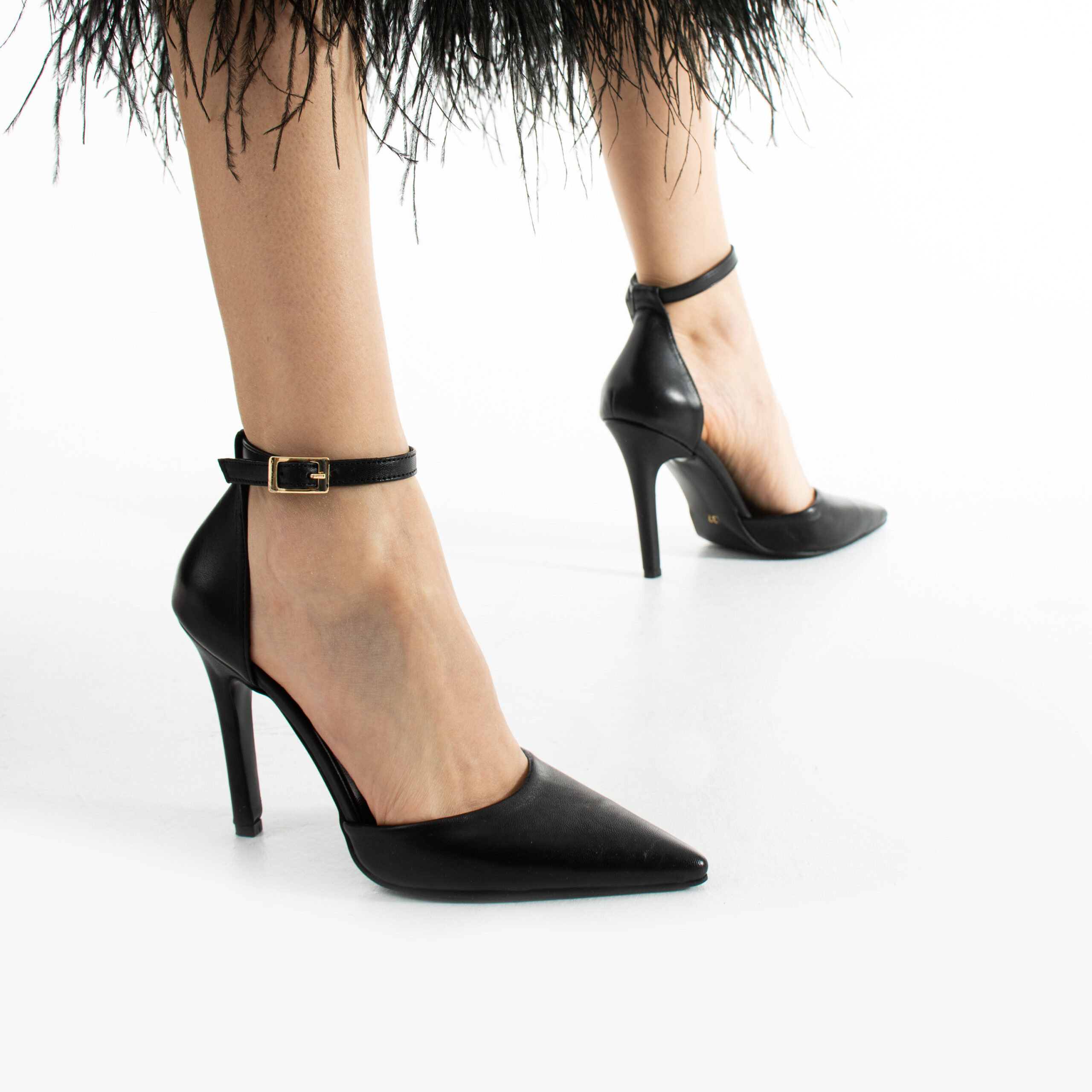 Pantofi eleganți decupați negri cu toc din piele naturală Casandra Pantofi eleganți decupați negri cu toc din piele naturală Casandra