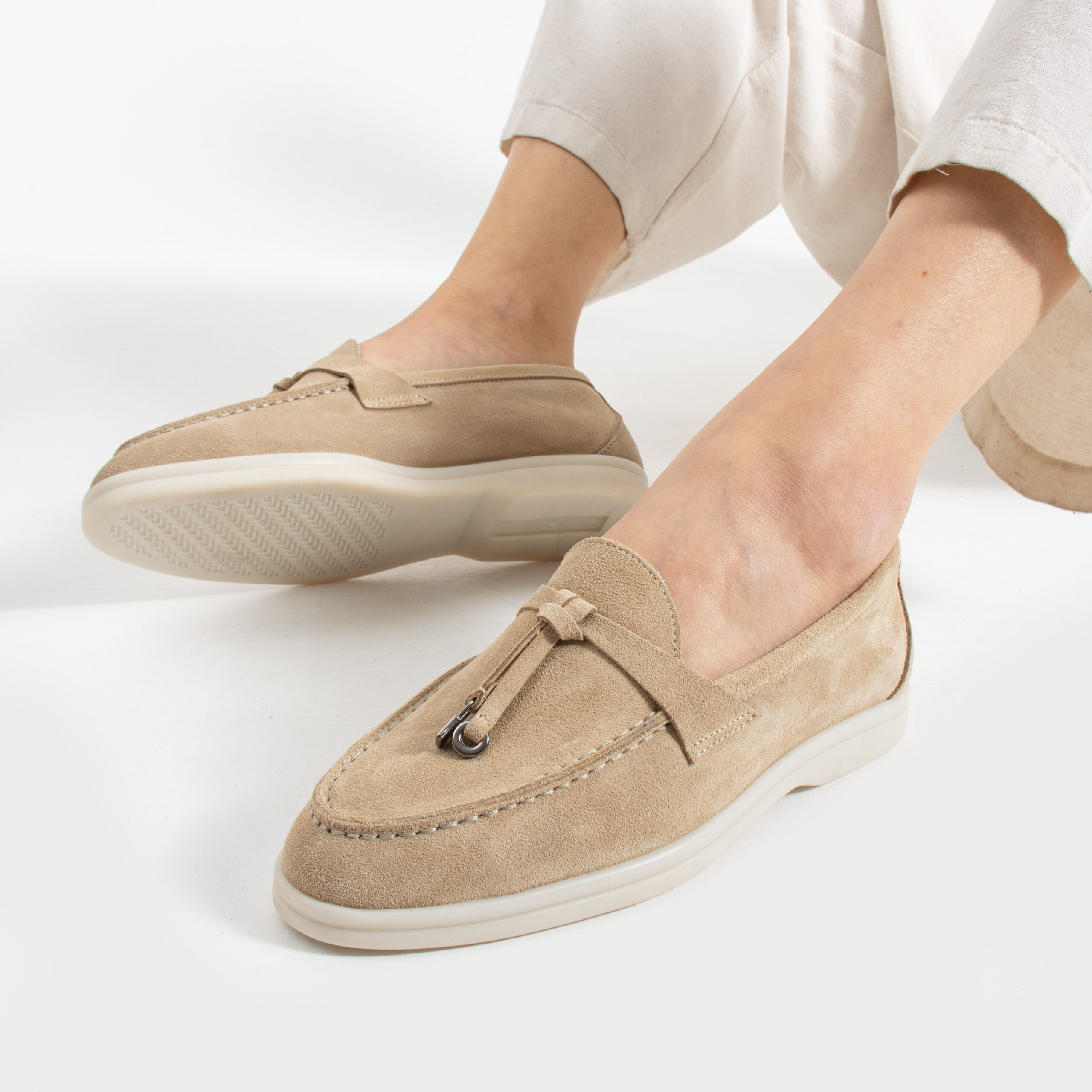 Mocasini de damă bej din piele întoarsă naturală Mombasa Mocasini de damă bej din piele întoarsă naturală Mombasa