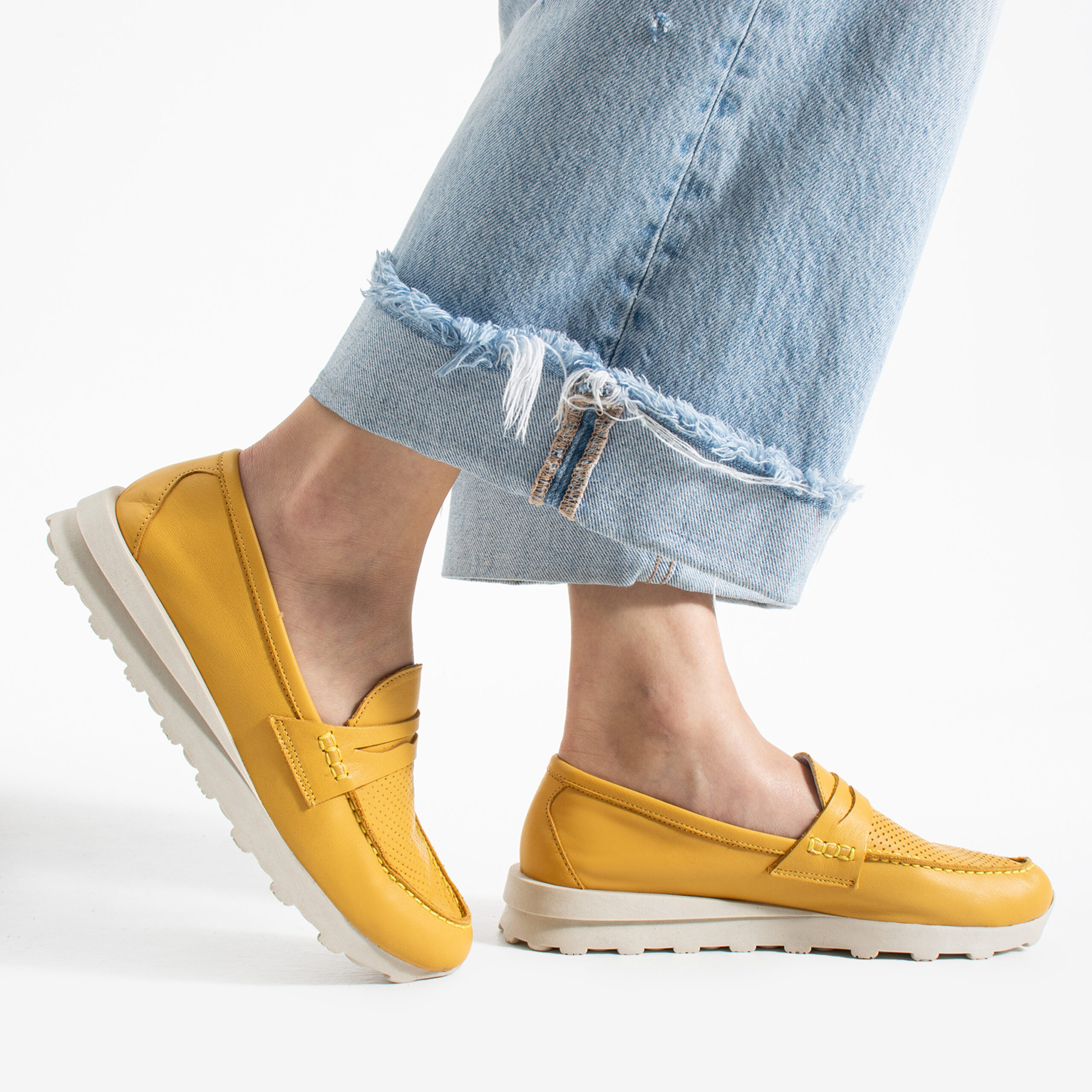 Pantofi casual galbeni damă din piele naturală Monica Pantofi casual galbeni damă din piele naturală Monica