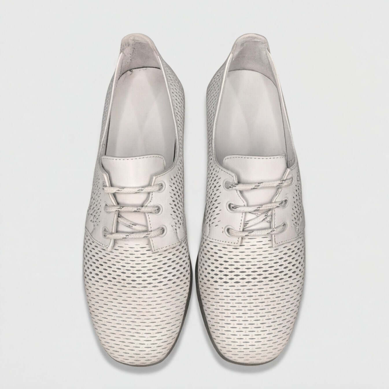 Pantofi damă albi din piele naturală perforată Ayla Pantofi damă albi din piele naturală perforată Ayla