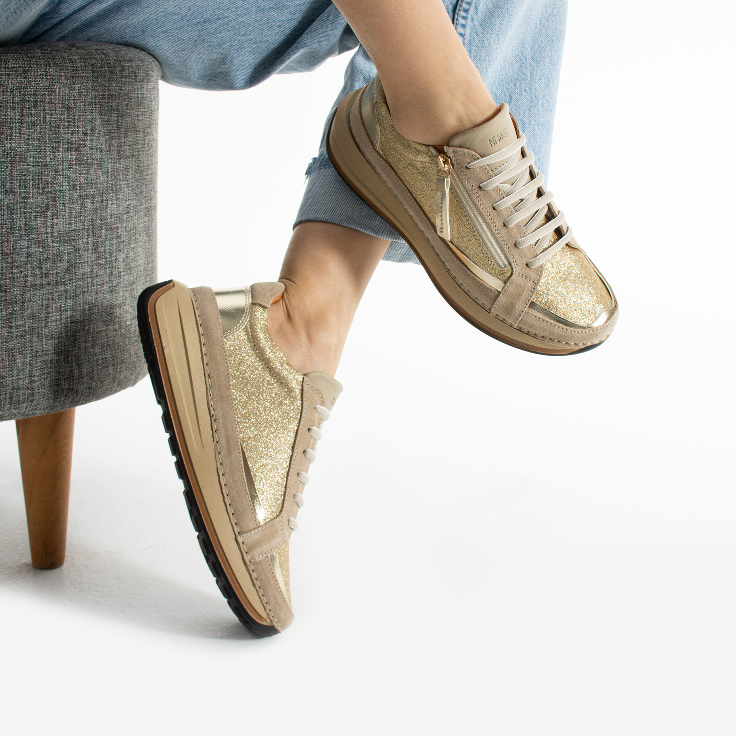 Sneakers de damă din piele naturală, aurii – Moama Sneakers de damă din piele naturală, aurii – Moama
