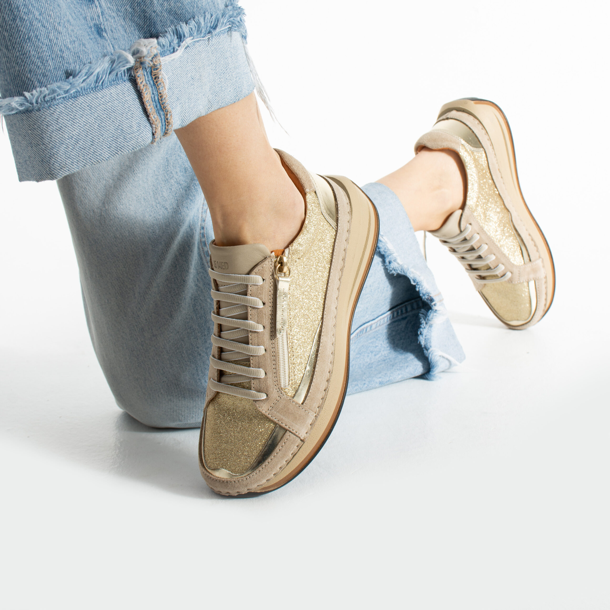 Sneakers de damă din piele naturală, aurii – Moama Sneakers de damă din piele naturală, aurii – Moama