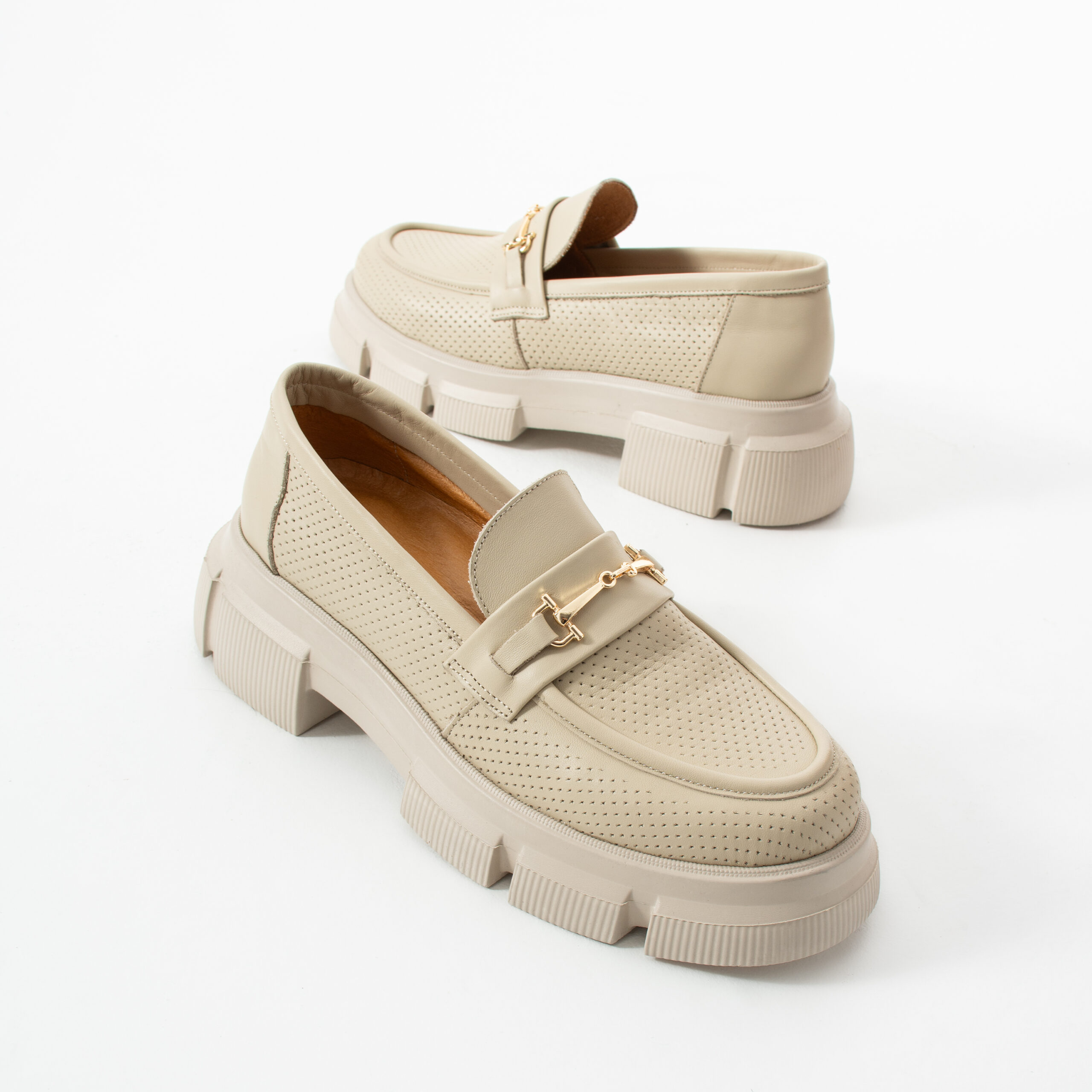 Mocasini de damă bej din piele naturală cu talpă masivă Almada Mocasini de damă bej din piele naturală cu talpă masivă Almada
