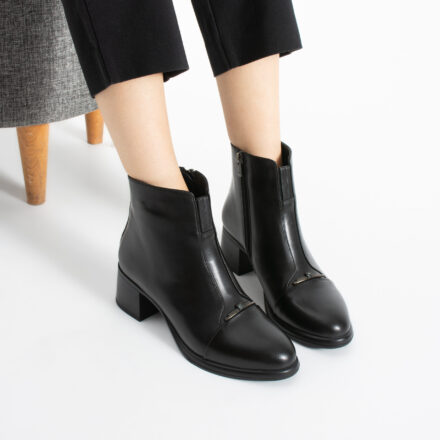Botine elegante negre din piele naturală Bianca, cu toc jos