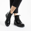Botine de damă negre din piele naturală lăcuită, cu platformă joasă Chiara