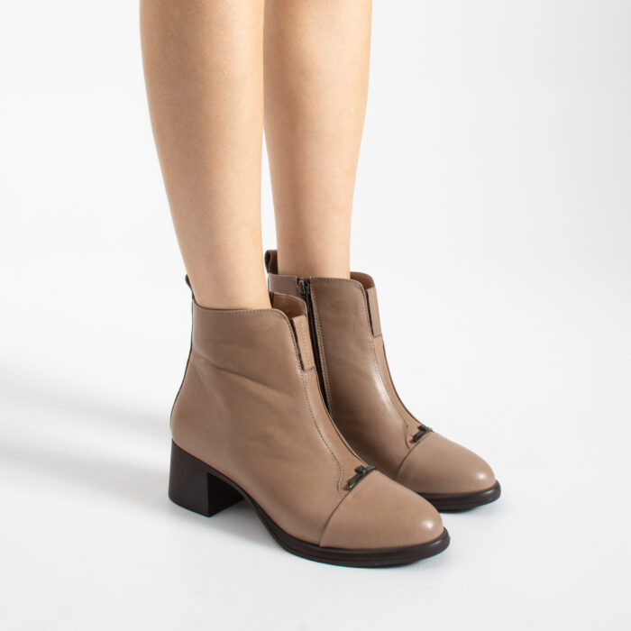 Botine de damă bej din piele naturală cu toc mic Bella