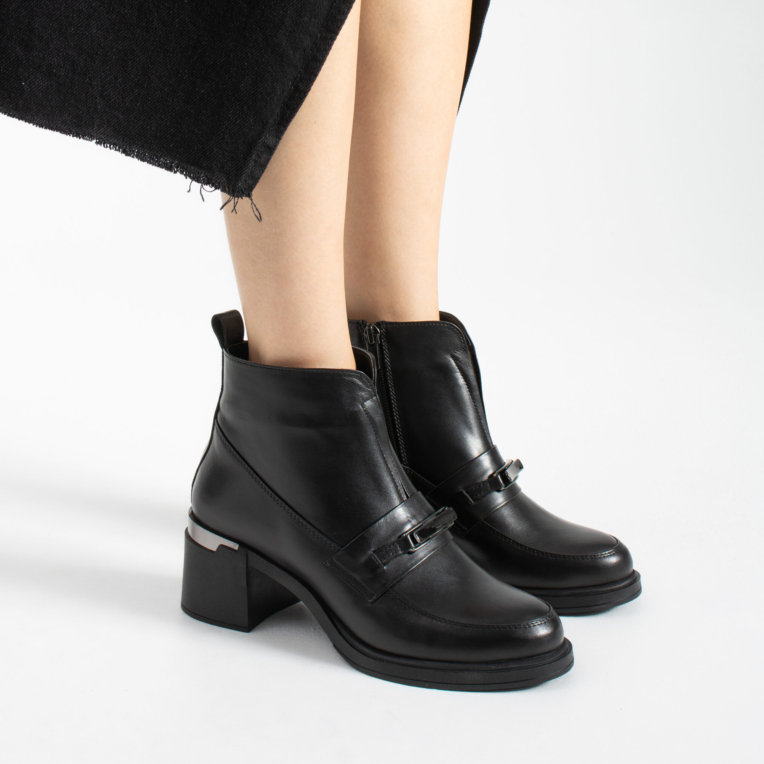 Botine negre din piele naturală cu toc mediu Bethany Botine negre din piele naturală cu toc mediu Bethany