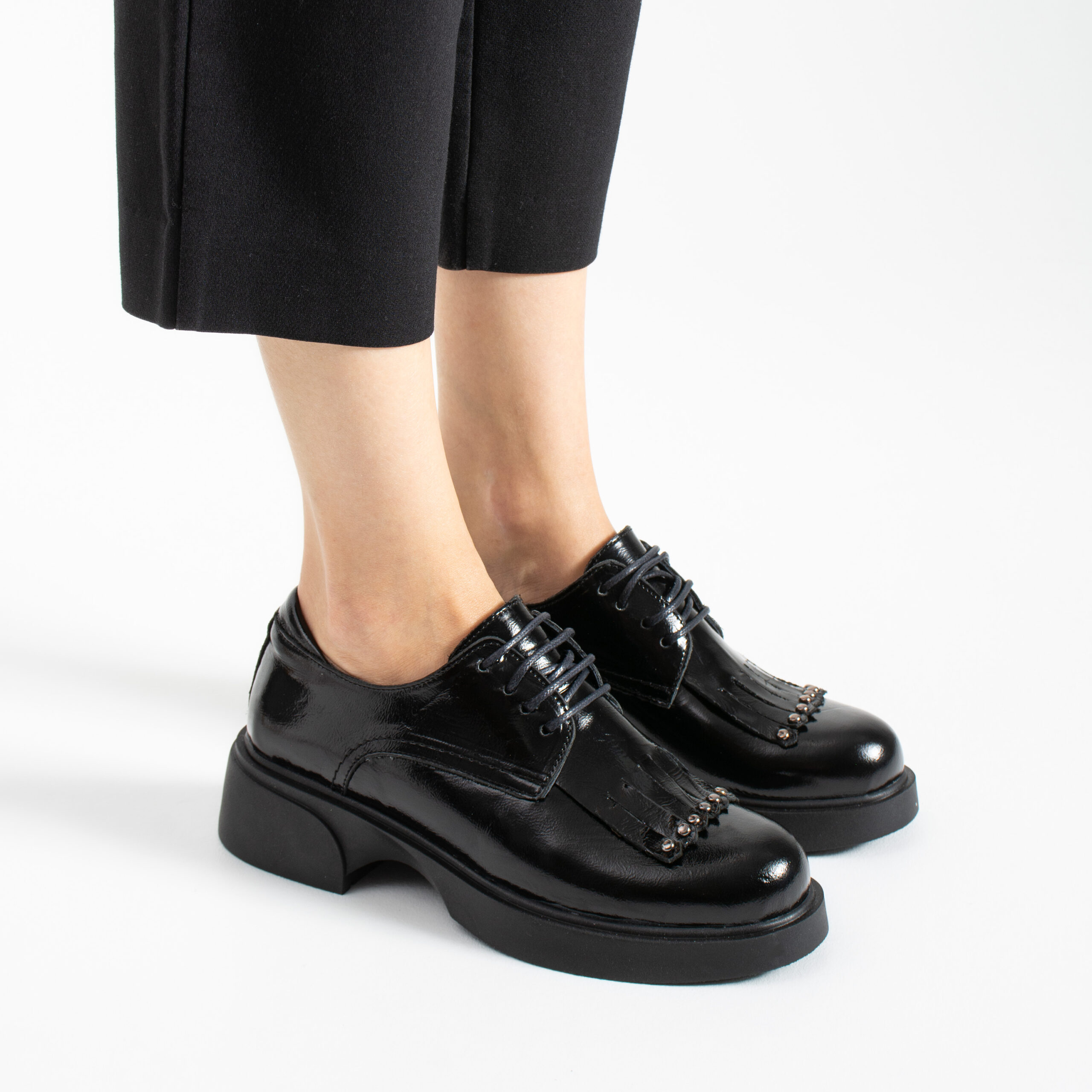 Mocasini negri din piele naturală lăcuită cu franjuri Emily Mocasini negri din piele naturală lăcuită cu franjuri Emily