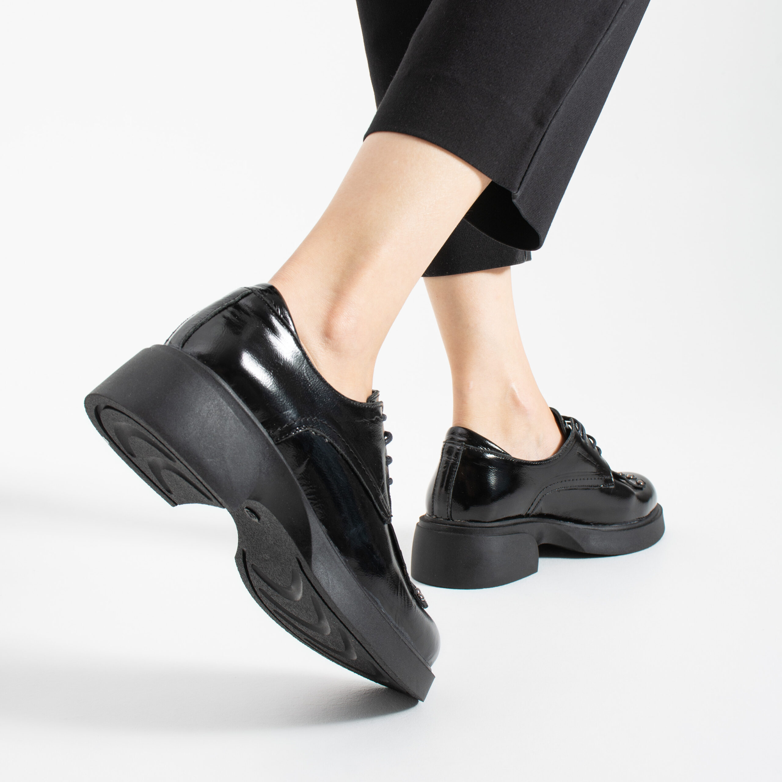 Mocasini negri din piele naturală lăcuită cu franjuri Emily Mocasini negri din piele naturală lăcuită cu franjuri Emily