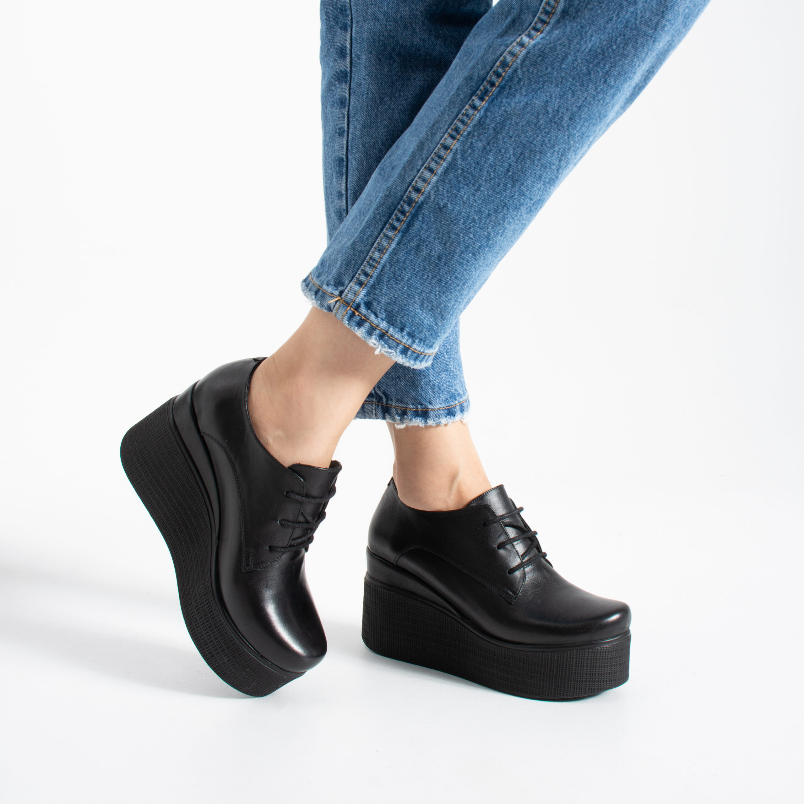 Pantofi damă negri cu platformă din piele naturală și șireturi Daisy Pantofi damă negri cu platformă din piele naturală și șireturi Daisy