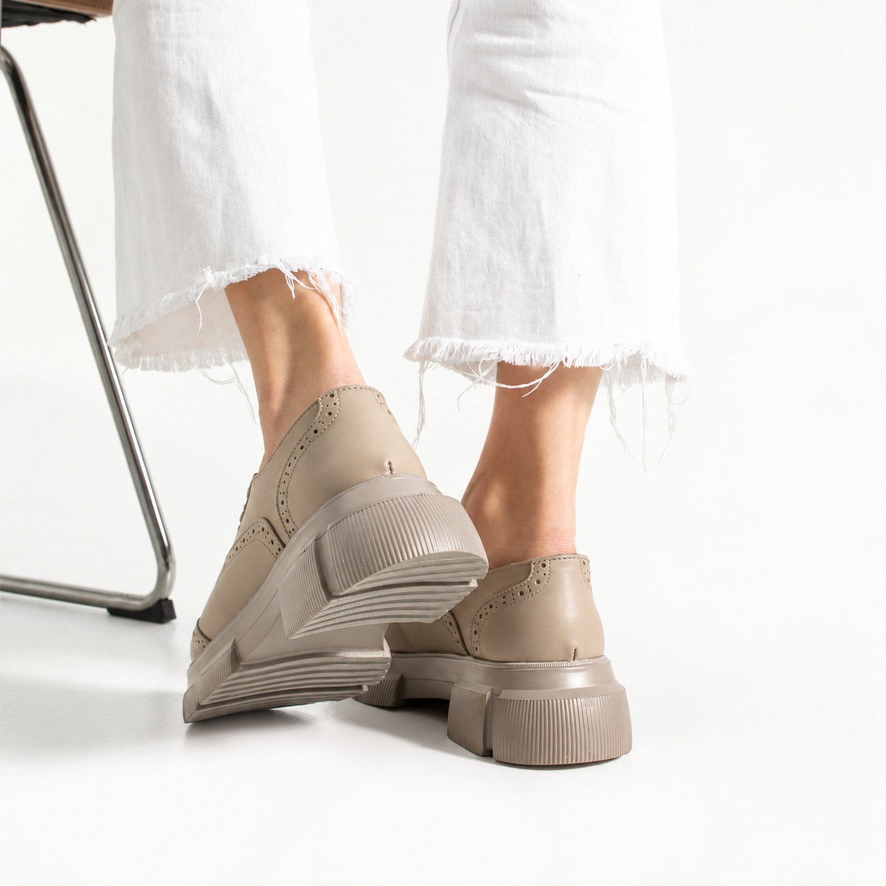 Mocasini Oxford bej pentru femei Carama Mocasini Oxford bej pentru femei Carama