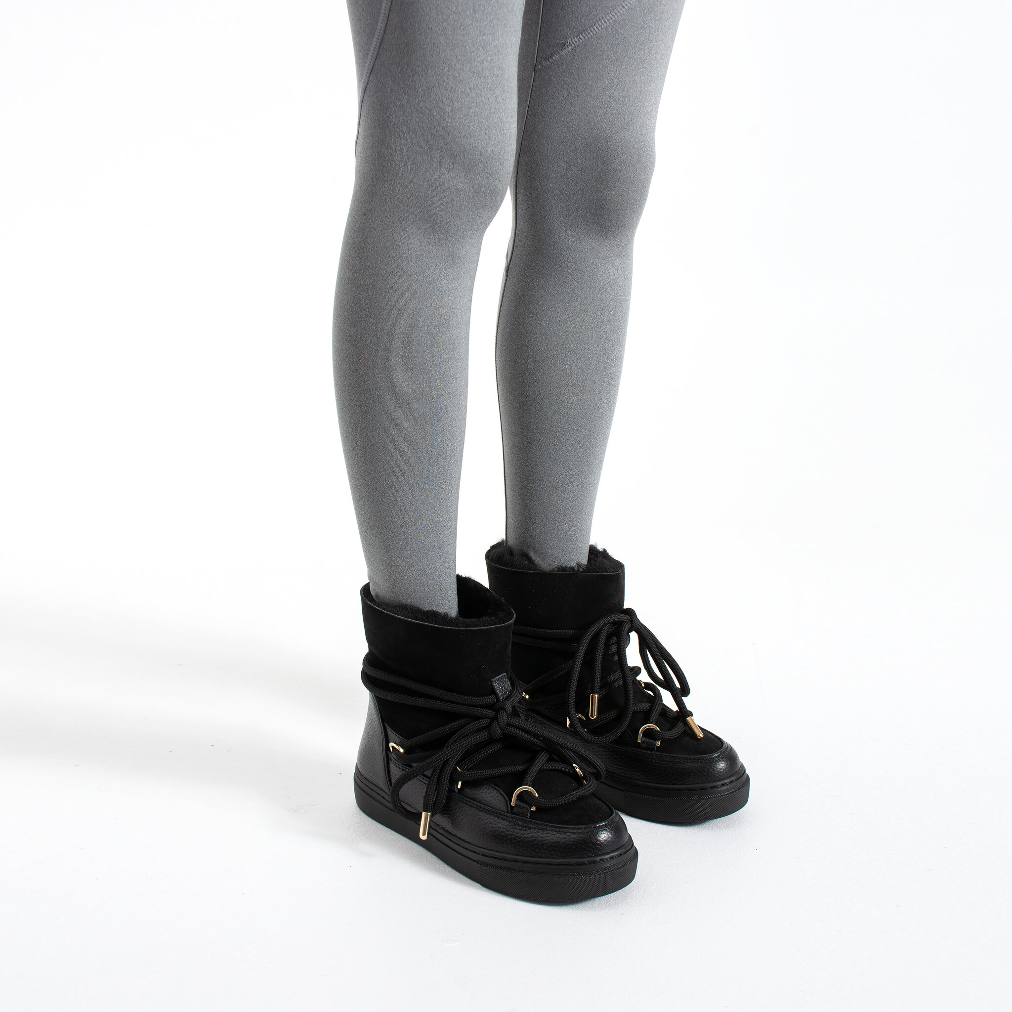 Botine damă negre tip apres-ski din piele naturală cu lână de miel Mumbai Botine damă negre tip apres-ski din piele naturală cu lână de miel Mumbai