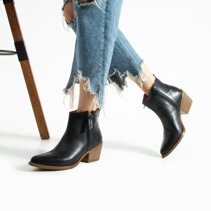 Botine cowboy scurte negre cu toc din piele naturală – Valeria