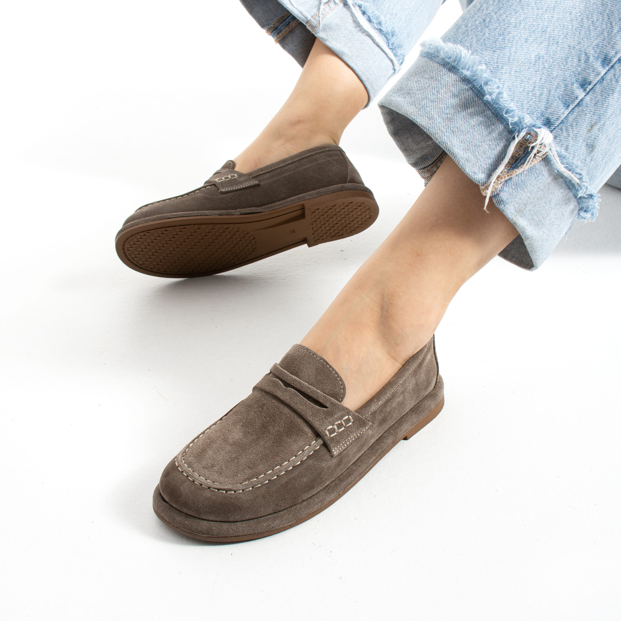 Mocasini dama din piele intoarsa naturala, cu talpa inclinata, Vizoniu, Manaus Mocasini dama din piele intoarsa naturala, cu talpa inclinata, Vizoniu, Manaus