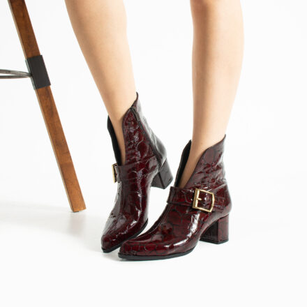 Botine damă bordo lăcuite din piele naturală, cu toc – Cara Botine damă bordo lăcuite din piele naturală, cu toc – Cara